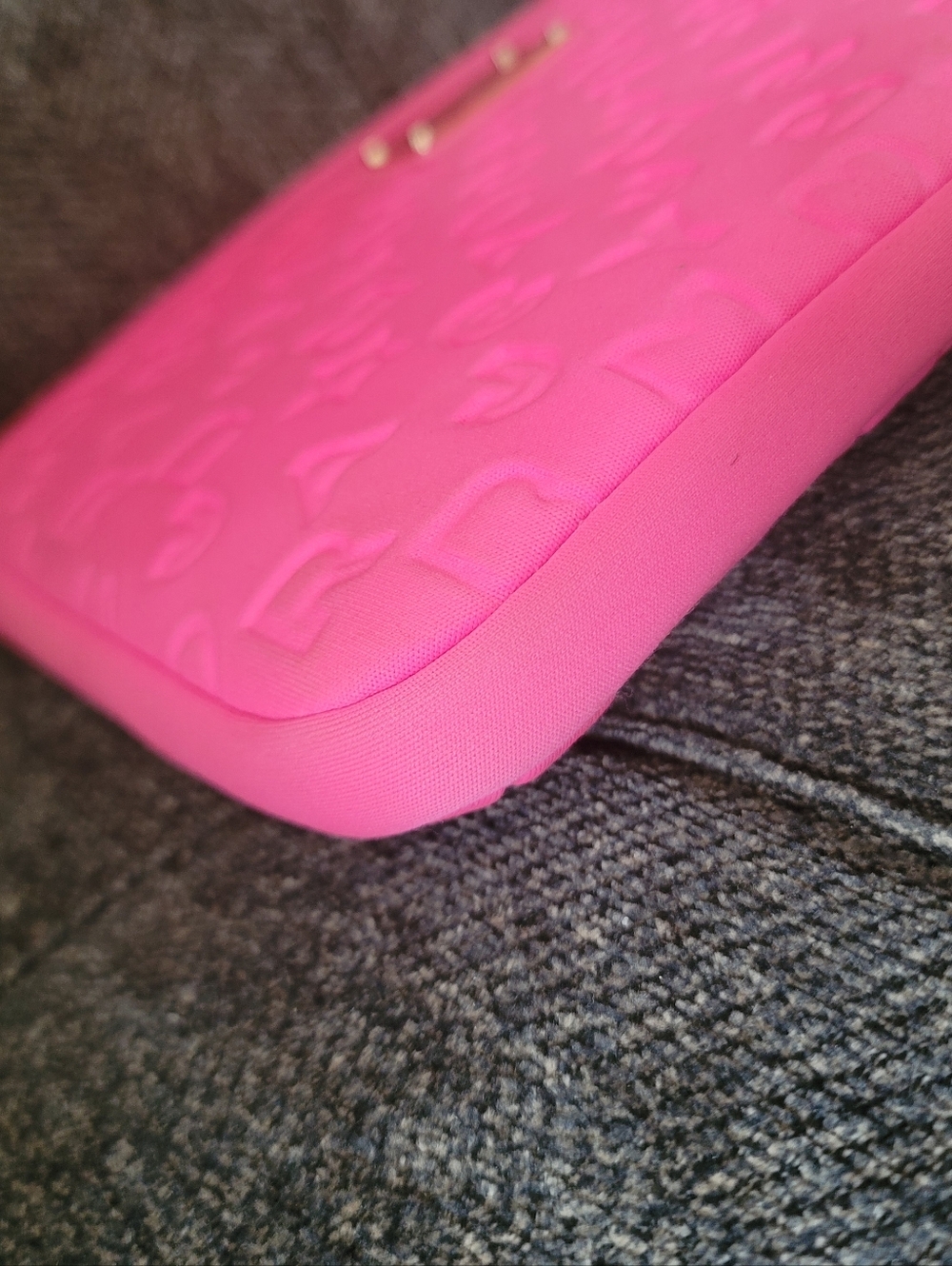 Marc Jacobs Dreamy Logo Knockout Pink Padded Laptop / Tablet Sleeve Case - Picture 8 of 13